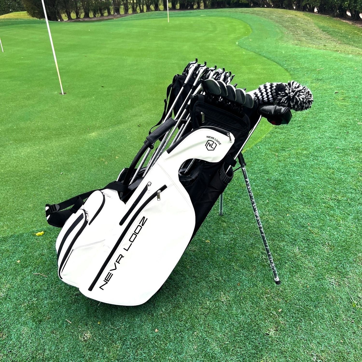 Best Golf Bag for Organization | No Rattle Bag | Club Clips – NEVR